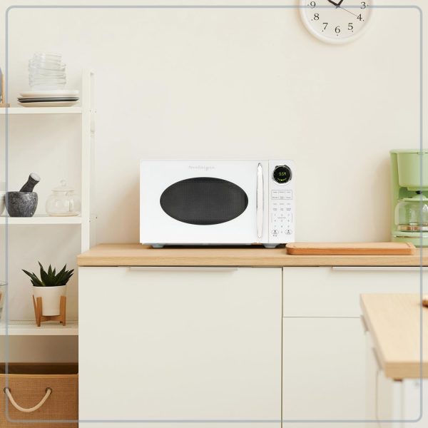 Nostalgia Modern Retro Countertop Microwave Oven - 900-Watt - 0.9 cu ft - 12 Pre-Programmed Cooking Settings - Digital Clock - Kitchen Appliances - White - Image 6